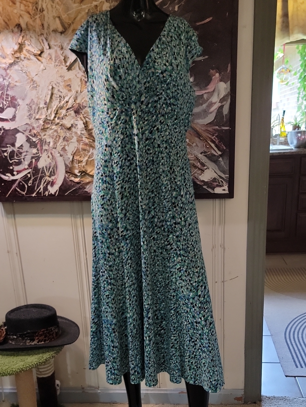 Jones Wear Teal & Aqua Printed Midi Dress